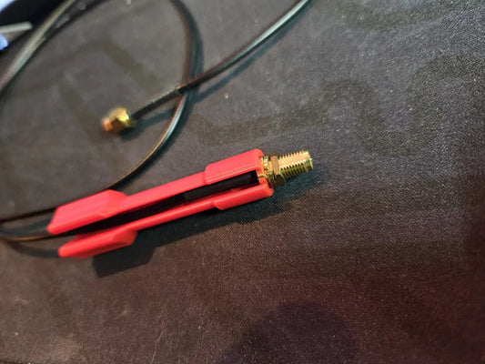 Roter 8-mm-Steckschlüssel mit Kabelschlitz – Ansicht 2