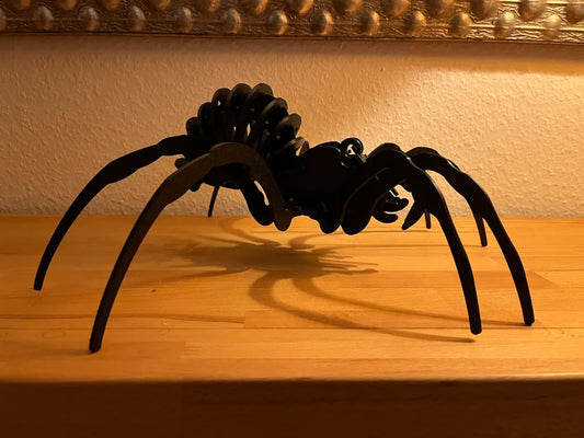 Schwarzes 3D-Spinnenpuzzle aus PLA in Spinnenform – Ansicht 2