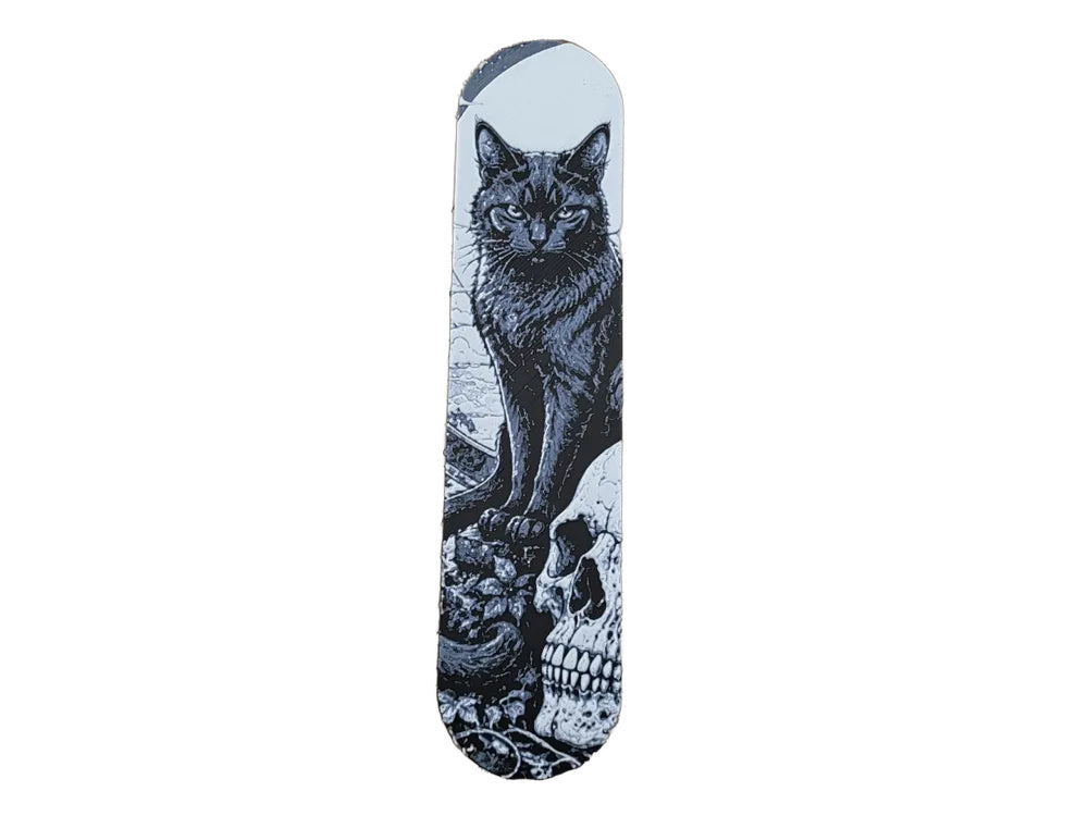 Gotisches Lesezeichen mit schwarzer Katze und Totenkopf