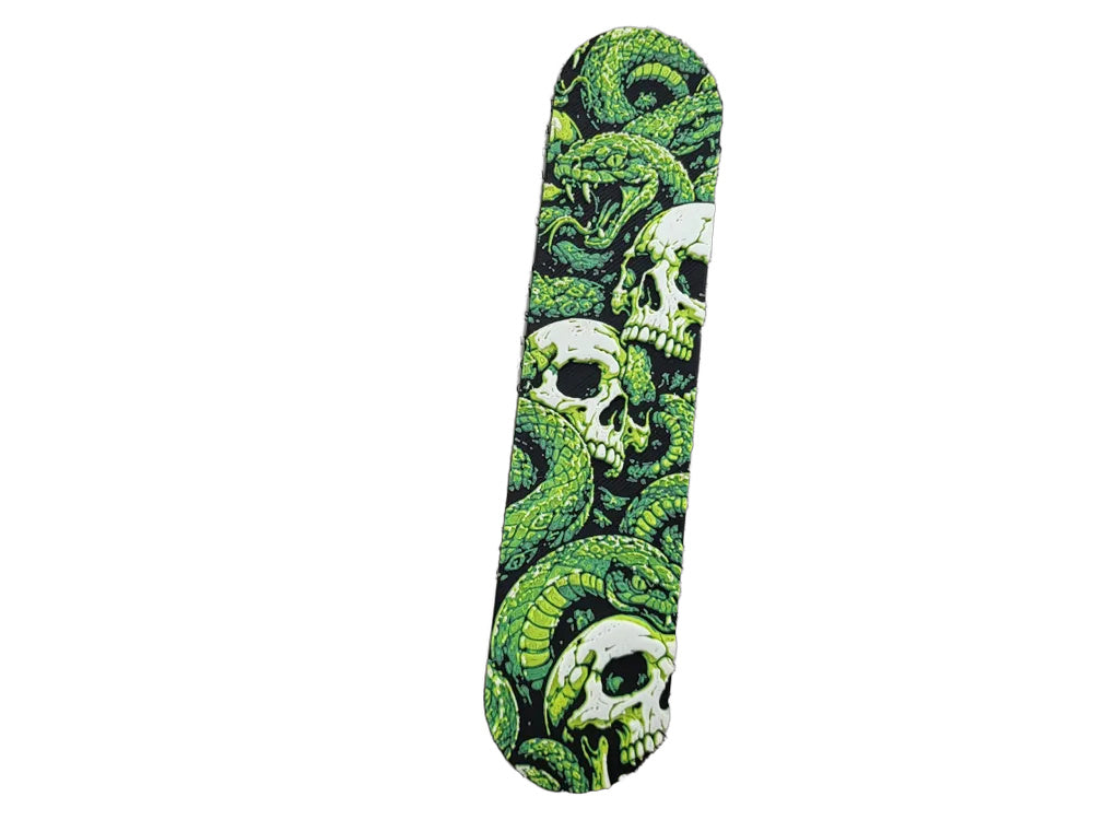 Mehrfarbiges 3D-Lesezeichen mit gotischem Totenkopf und Schlange