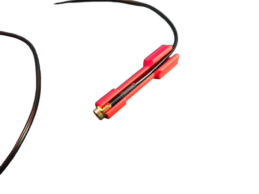 Roter 8-mm-Steckschlüssel mit Kabelschlitz