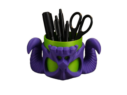 Mehrfarbiger Schädel-Widder-Stifthalter in Candy Green und Purple