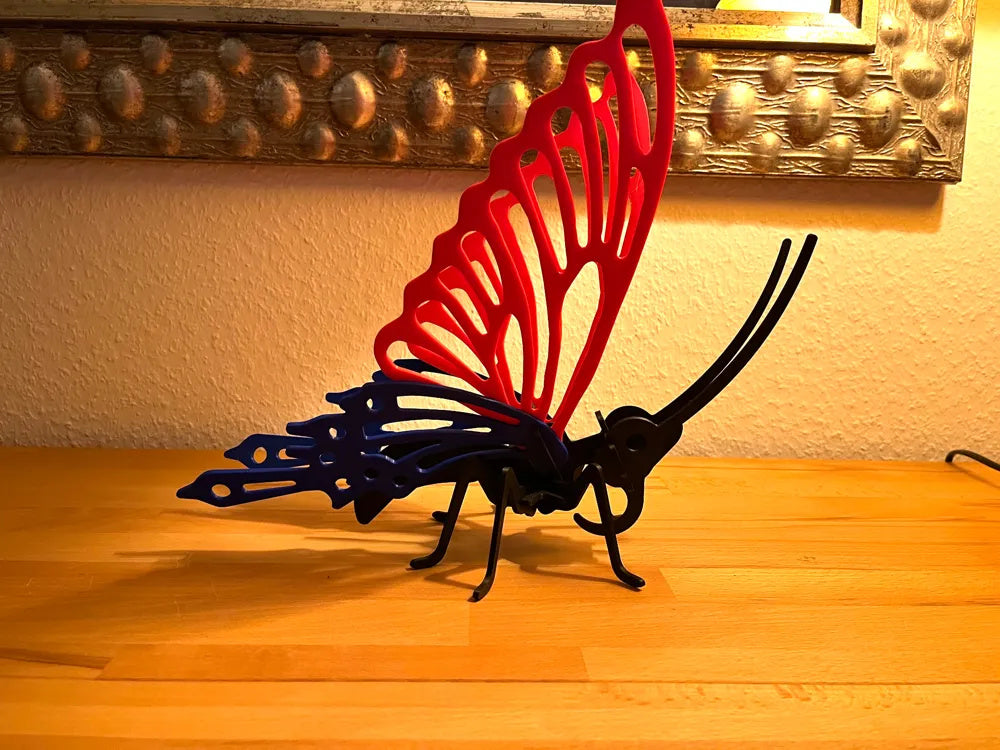 Schmetterlings-Puzzle aus PLA in Schwarz und Rot – Ansicht 2