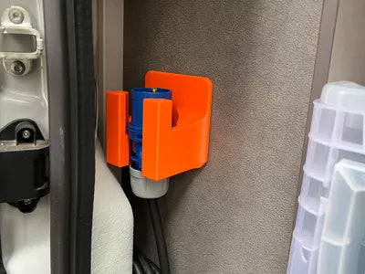CEE-Adapterkabelhalter aus PETG für ein Wohnmobil – Ansicht 2