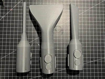 Vier-teiliges Staubsaugerdüsen-Set mit drei Düsen und Halterung – Ansicht 2