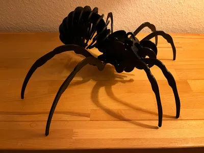 Schwarzes 3D-Spinnenpuzzle aus PLA in Spinnenform – Ansicht 3