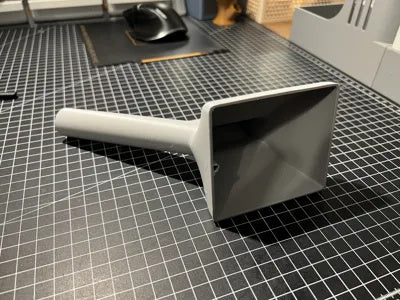 Wischwasser-Einfülltrichter aus PETG für Wohnmobile – Ansicht 3