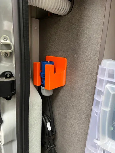 CEE-Adapterkabelhalter aus PETG für ein Wohnmobil – Ansicht 3