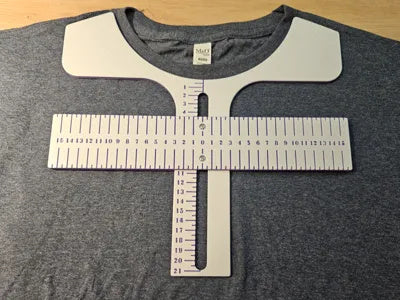 Schiebe-Lineal aus PLA zur Positionierung von T-Shirt-Aufdrucken, für DTF- und HTV-Designs, Weiß, 300 x 300 x 5 mm – Ansicht 3