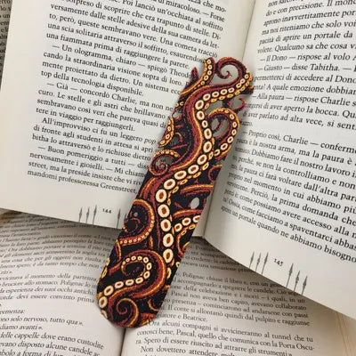 Mehrfarbiges Oktopus-Lesezeichen mit Tentakelmotiv in Sonnengelb, Rot, Elfenbeinweiß und Schwarz – Ansicht 4