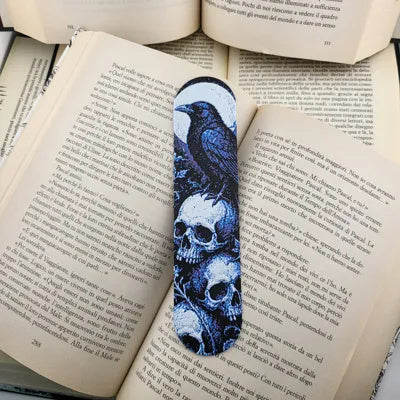 Mehrfarbiges PLA-Lesezeichen mit Gothic-Rabenschädelmotiv – Ansicht 4