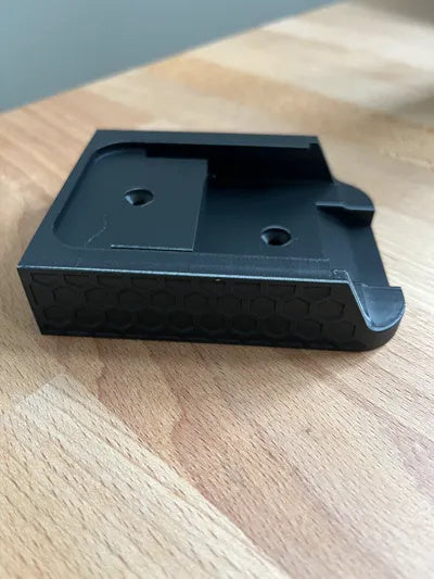 2 schwarze Akkuhalter für Makita-18V-Akkus, PLA, ohne Verriegelung, 22 x 70 x 90 mm, 2er-Set – Ansicht 4