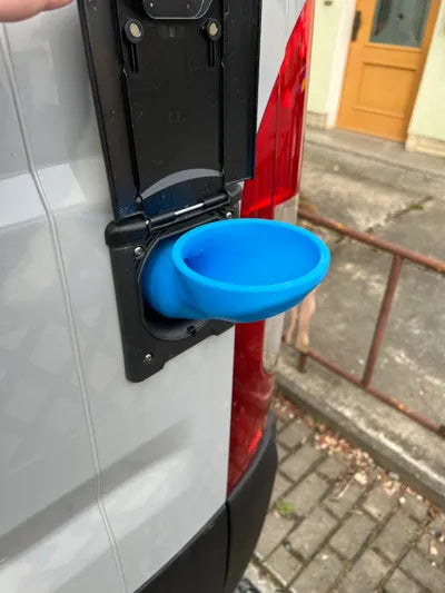 Wasserfülltrichter aus PLA mit Entlüftungsöffnung – Ansicht 4