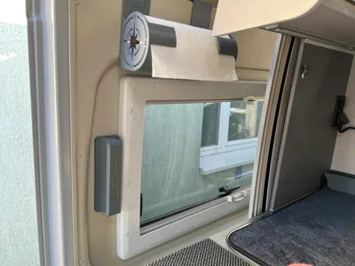 Verstellbarer PETG-Küchenrollenhalter mit Windrosenmotiv – Ansicht 4