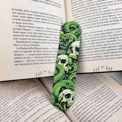 Mehrfarbiges 3D-Lesezeichen mit gotischem Totenkopf und Schlange – Ansicht 5