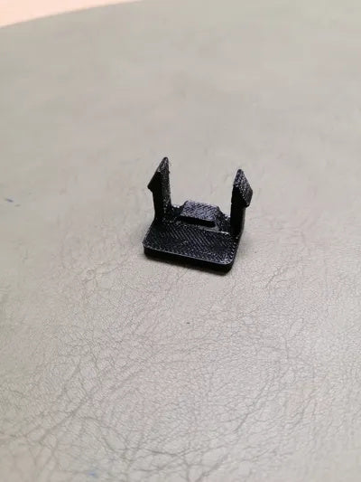Zwei PETG-Kennzeichenclips für einen Fahrradträger – Ansicht 5