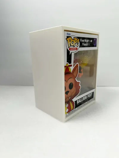 Zwei weiße Wandhalterungen mit Standard-Funko-Pop-Boxen an der Wand – Ansicht 6
