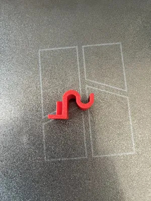 50 PETG-Halteclips für Doppelstabmattenzäune, rot, einklickbar mit wechselbaren Haken, werkzeuglose Montage – Ansicht 6