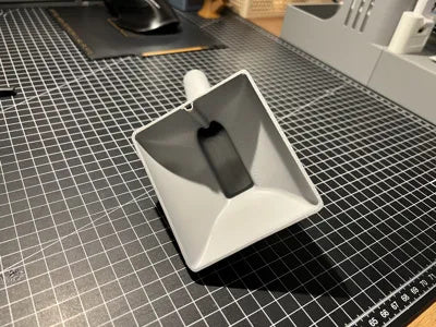 Wischwasser-Einfülltrichter aus PETG für Wohnmobile – Ansicht 6