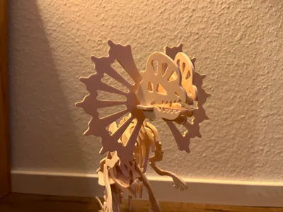 Beigefarbenes Dilophosaurus-3D-Puzzle in Dinosaurierform – Ansicht 7